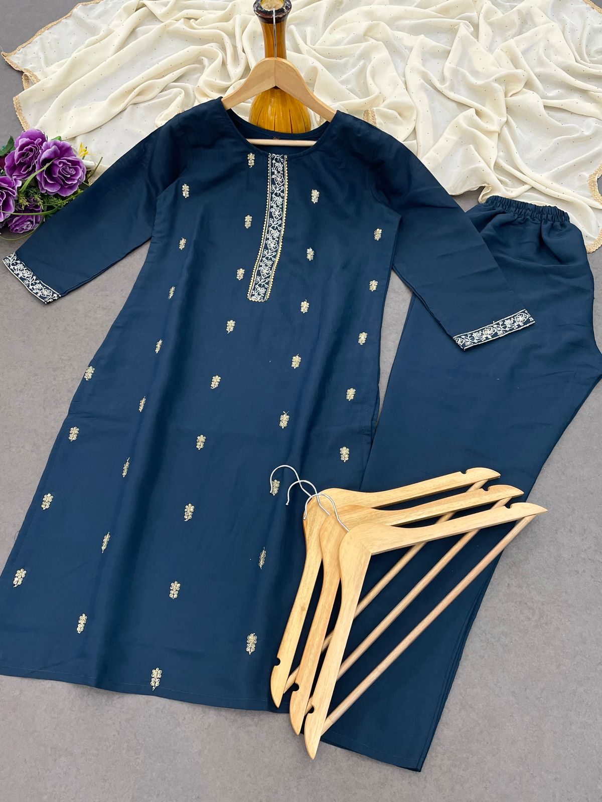 Beautiful Suit Set And Dupatta in Purple Color