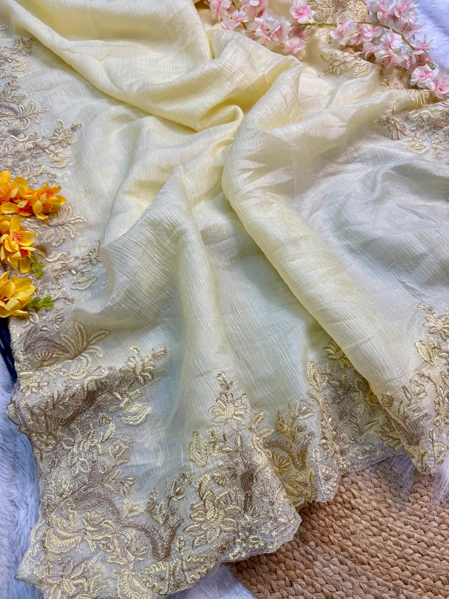 Silk Saree in Off white color with unstitched blouse