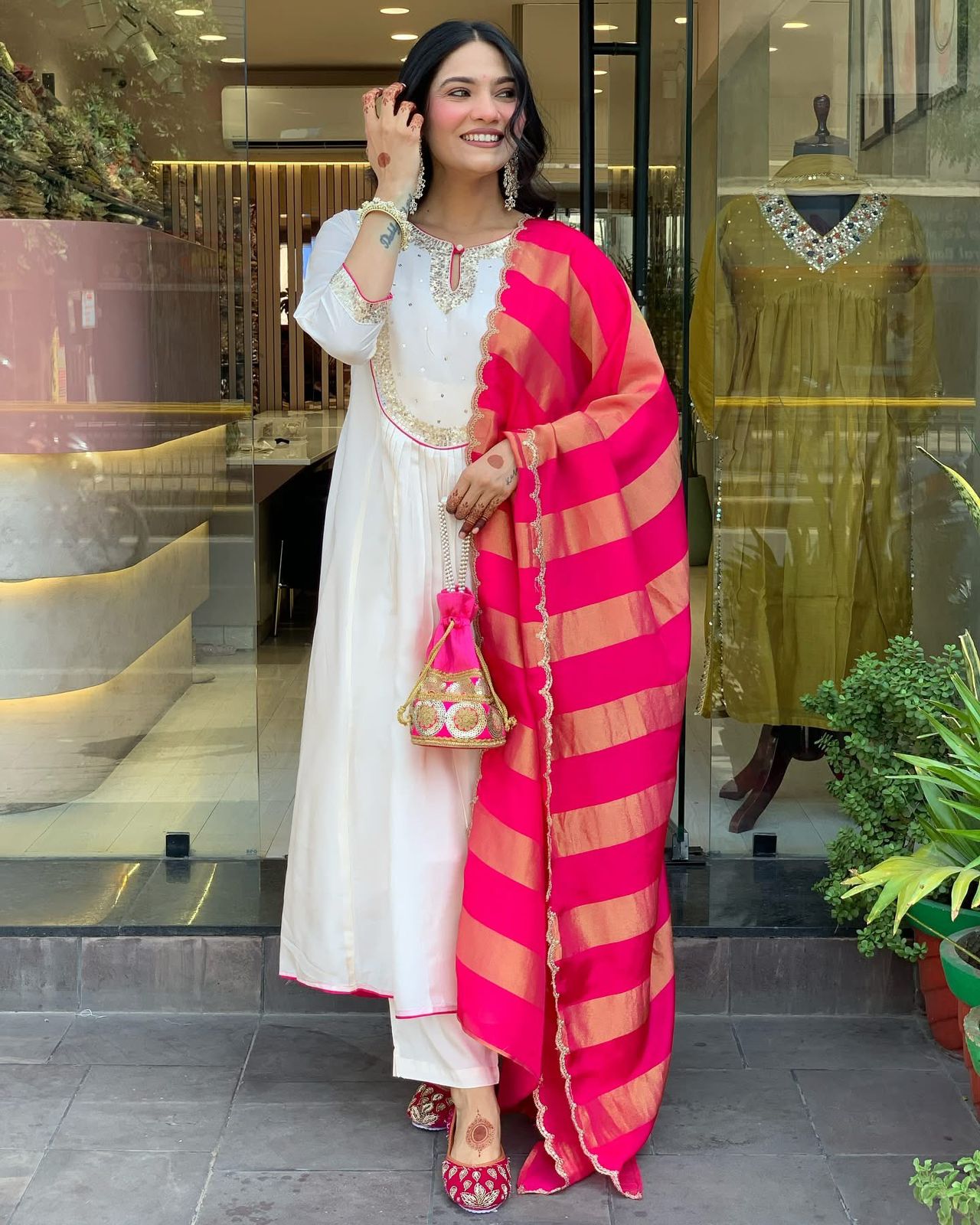 White Color Beautiful Roman Silk Suit For Daily Wear Use