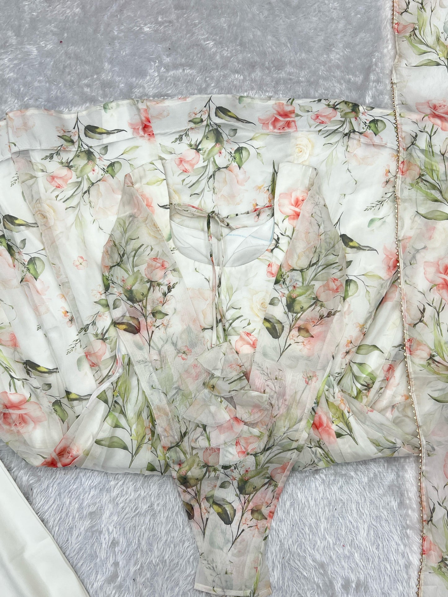 Light weight & Fresh Look Outfit Is Perfect For Upcoming Summer Festivities