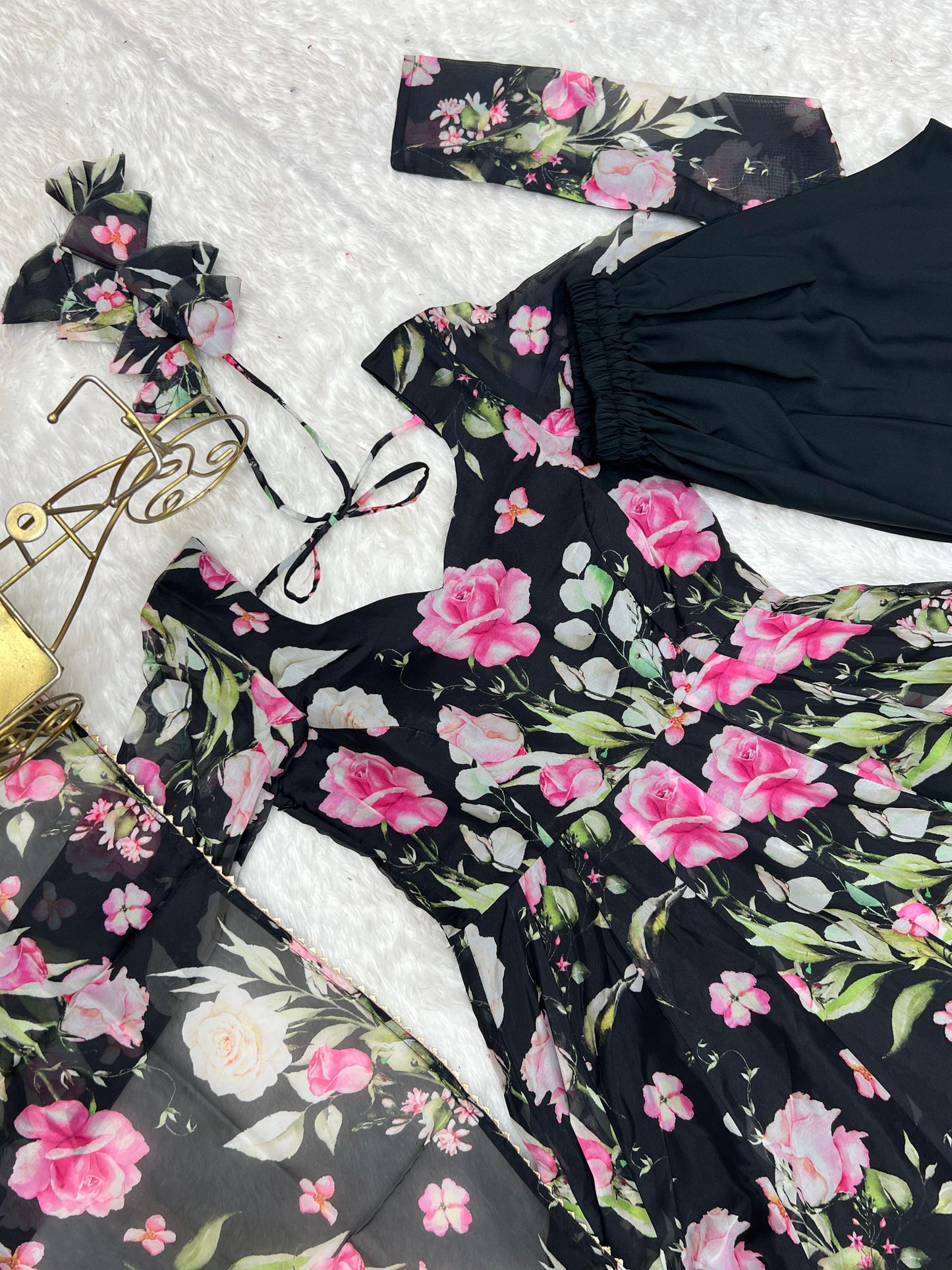 Light weight & Fresh Look Outfit Is Perfect For Upcoming Summer Festivities