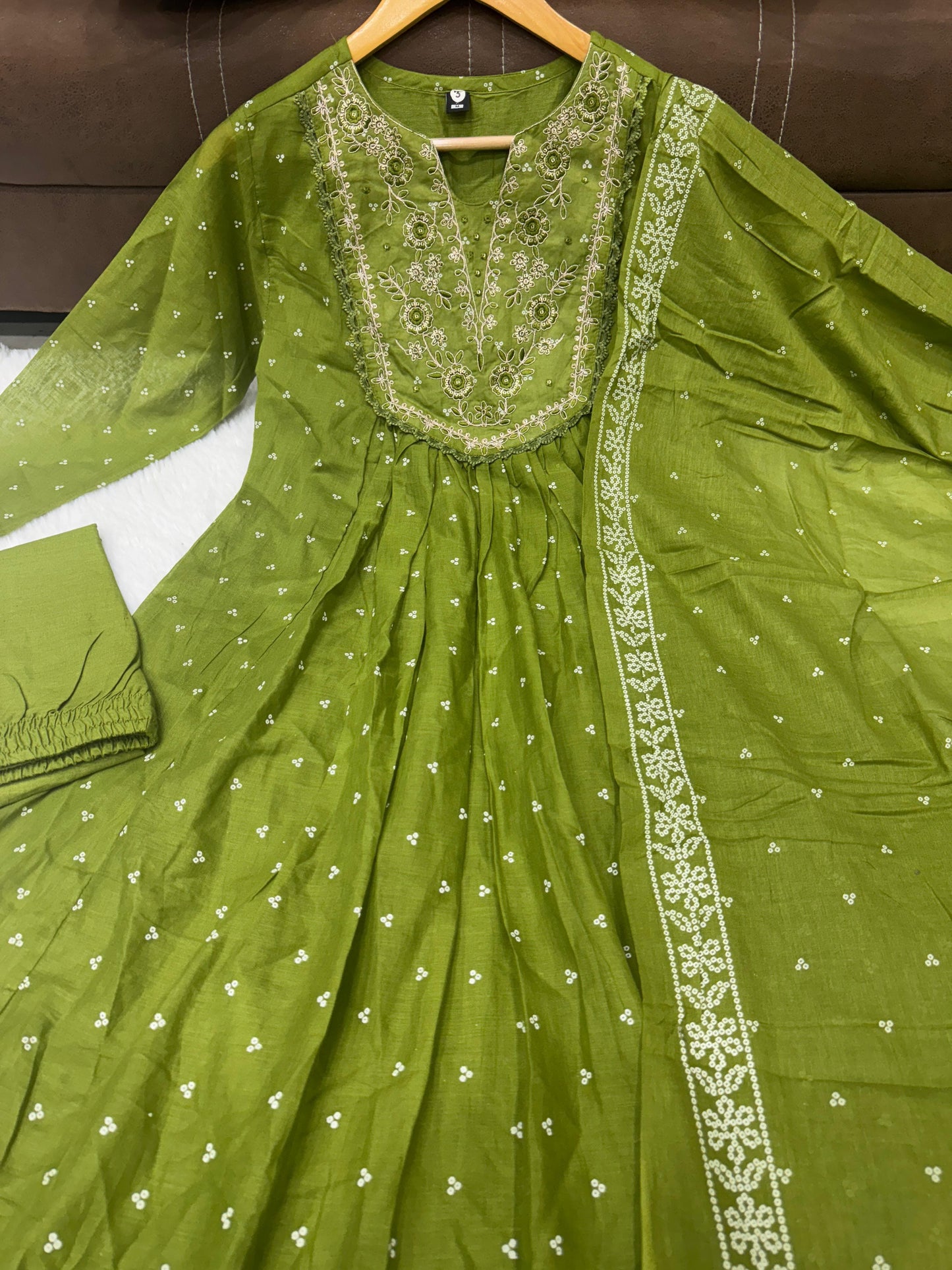 Green Color Beautiful Daily Wear in Mal Cotton Fabric