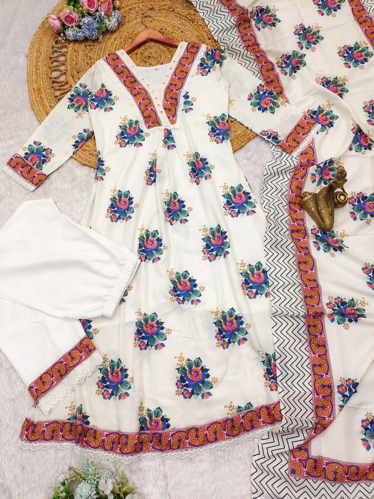 White Color Beautiful Daily Wear Cotton Kurti Pent dupatta Set