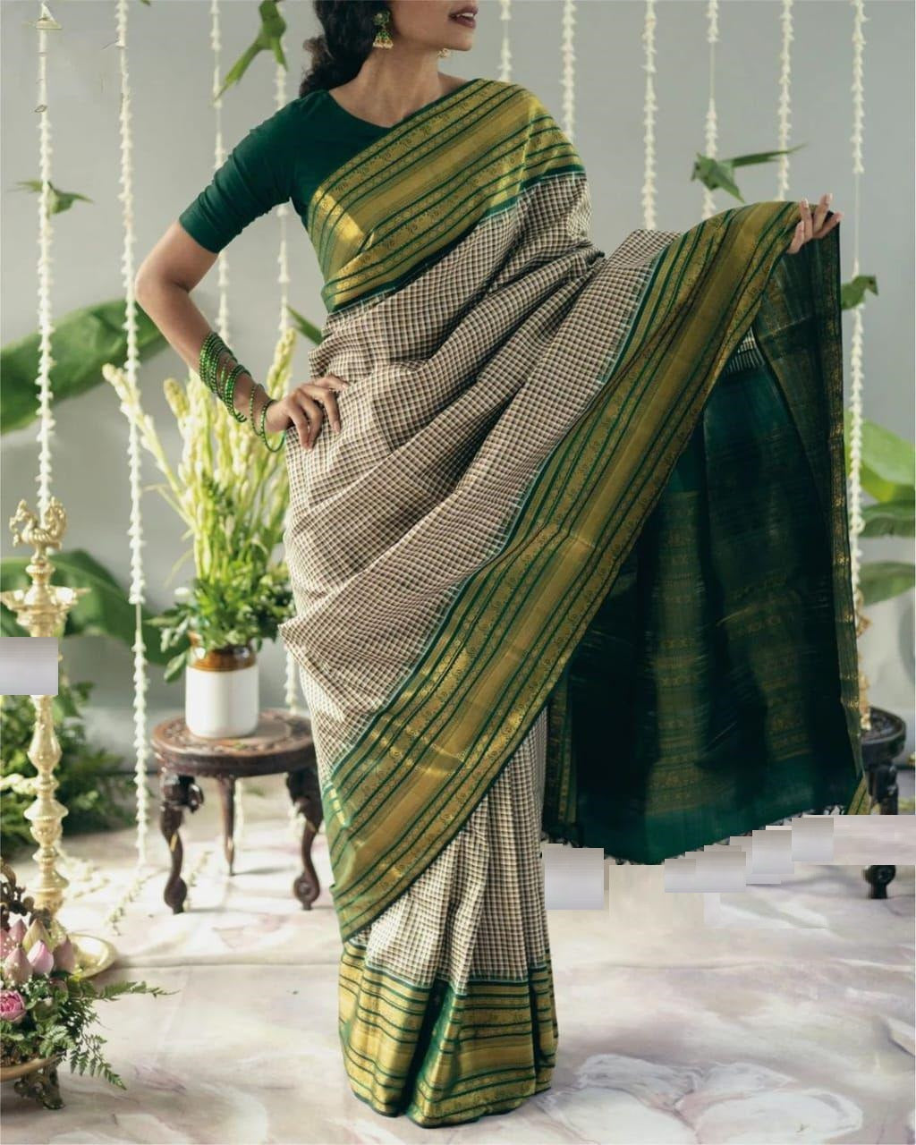 Green Color Beautiful Silk Saree for daily wear use