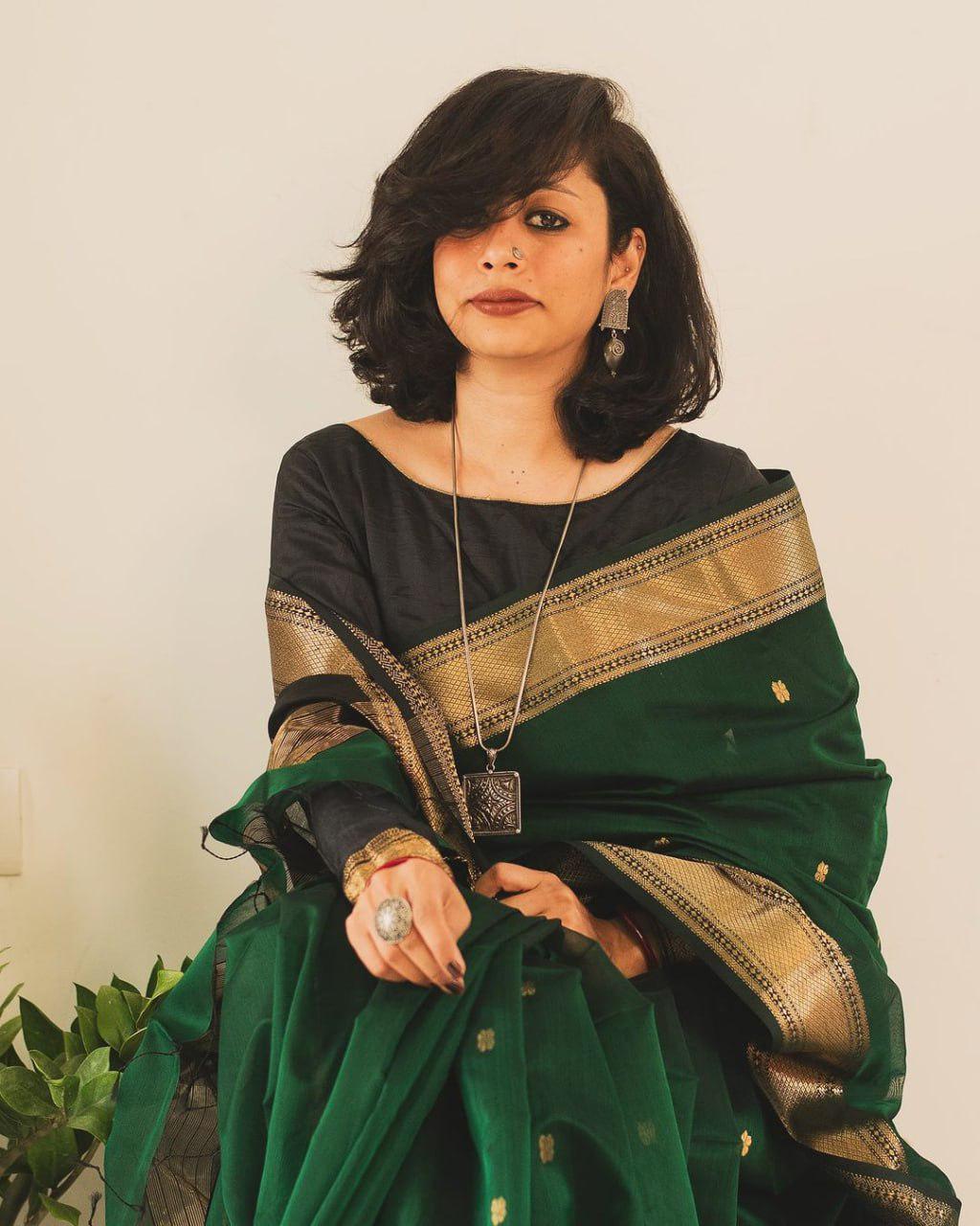 green Color Linen Fabric Saree for daily wear use