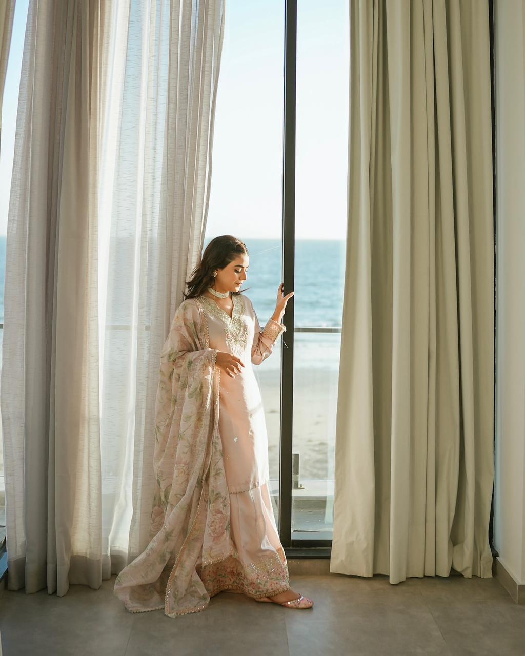 Đěsigner Party Wear Look Pur Natural Crepe Top & Palazzo With Dupatta Set