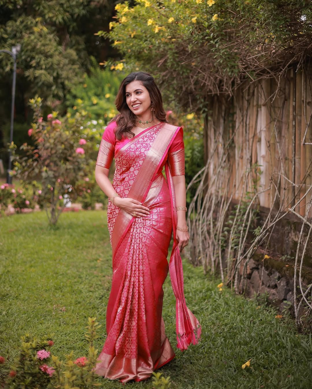 Pink Color Beautiful Partywear Bananasi Silk Saree