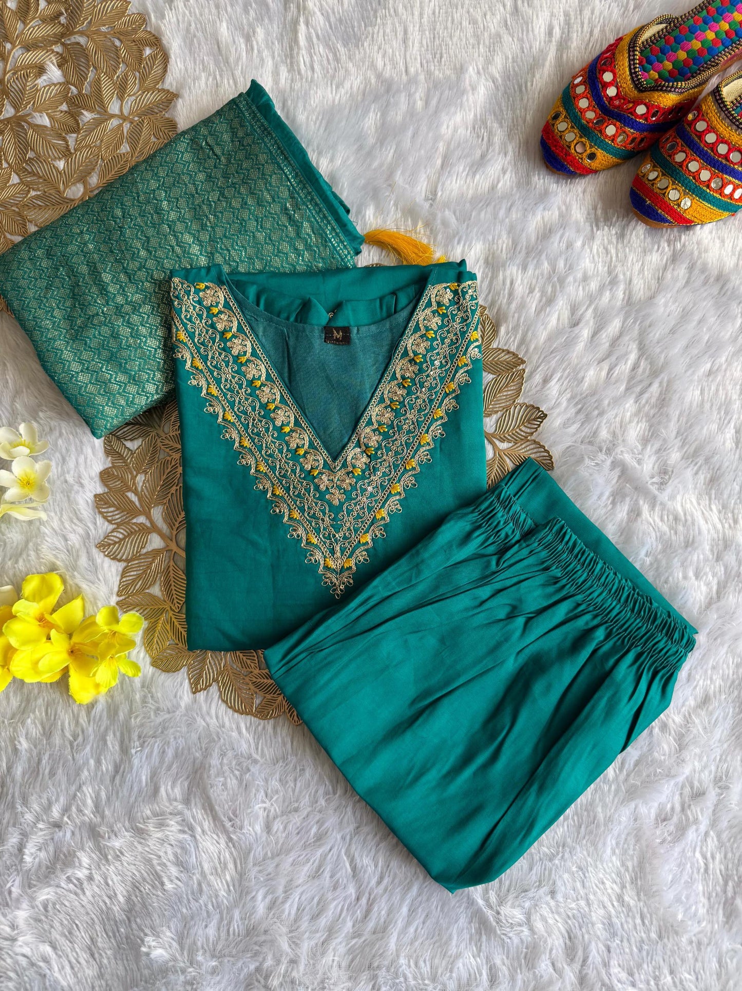 designers kurti pent dupatta set in roman silk fabric