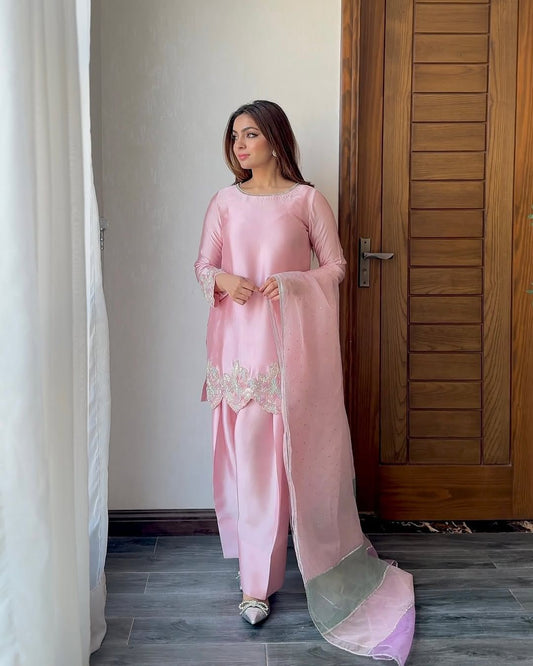 Pink Color Beautiful Creape Fabric Suit