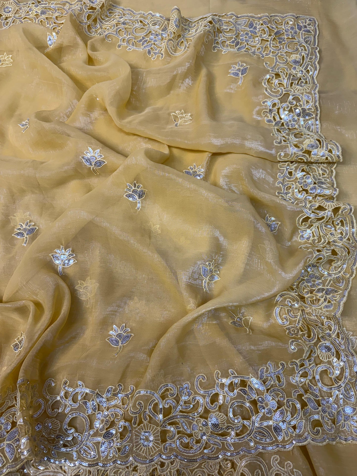 Yellow Color Beautiful Soft Crunchy Silk Saree