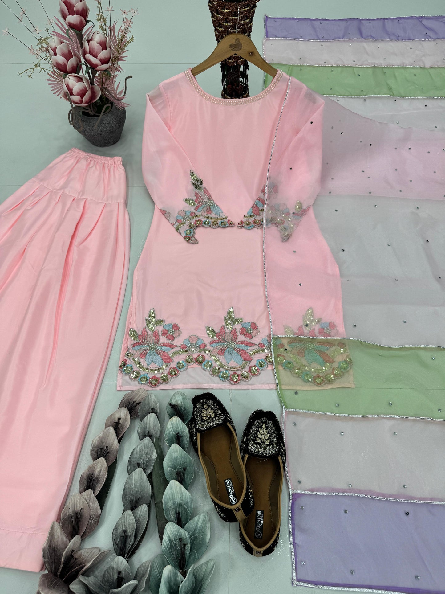 Pink Color Beautiful Creape Fabric Suit