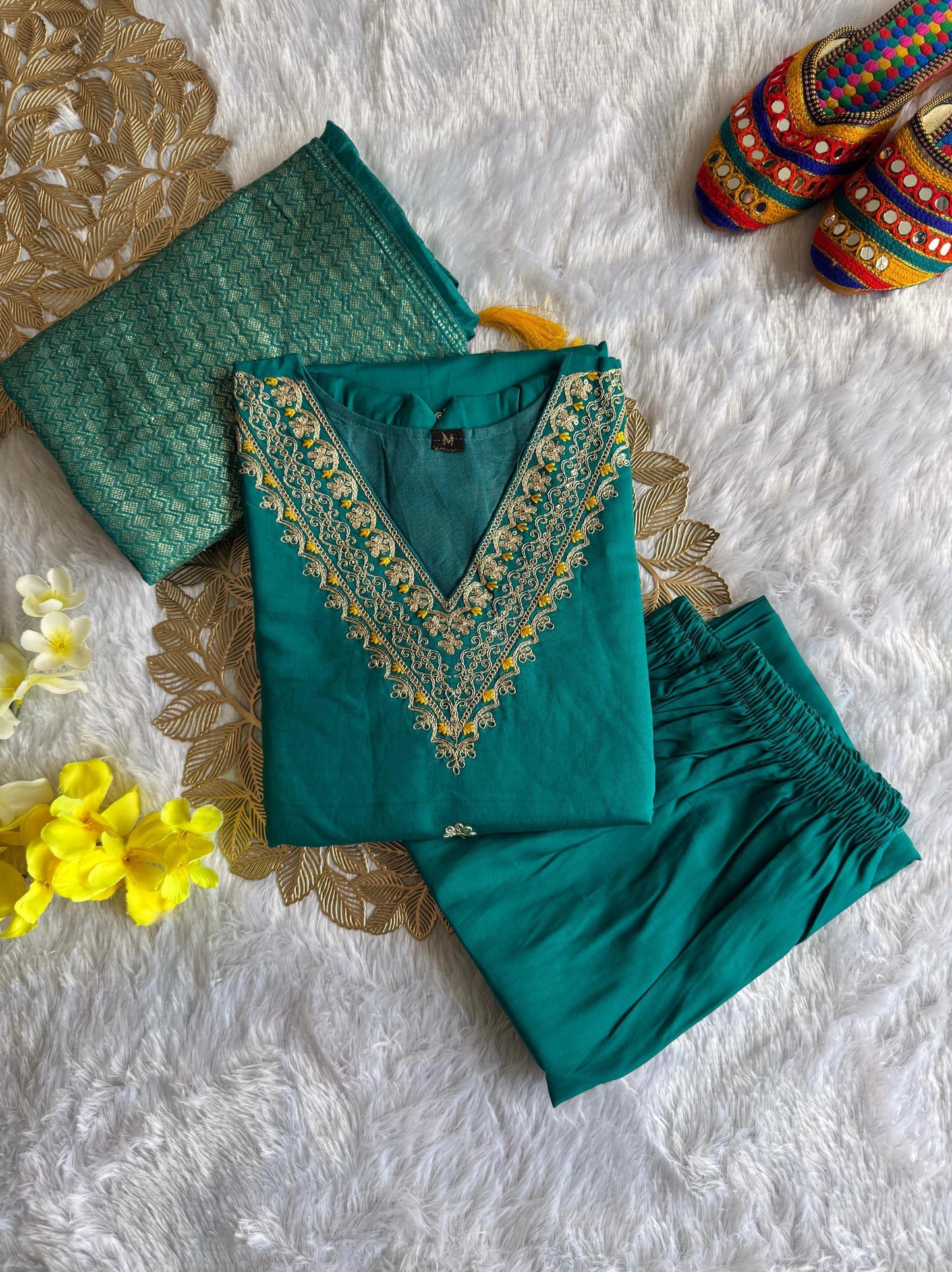 designers kurti pent dupatta set in roman silk fabric