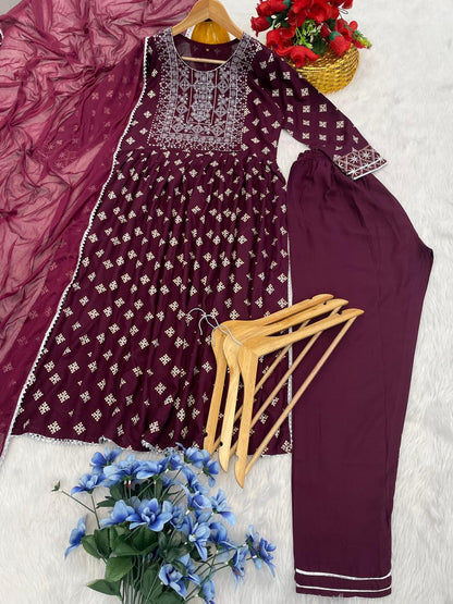 Rayon Fabric Suit For Office And Summer Wear Use