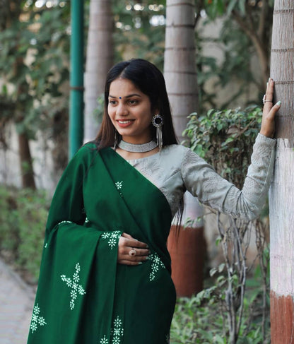 Silk Saree For Daily Wear Use in green