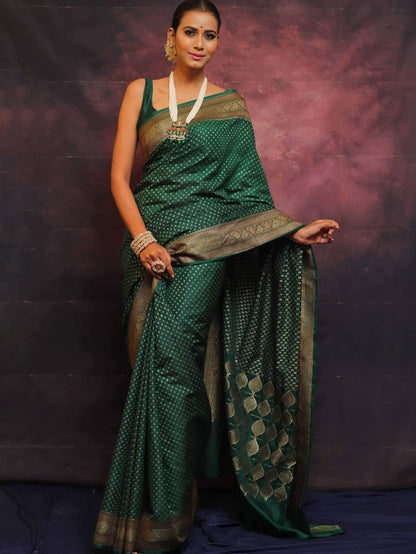 Dark Green Color Beautiful Silk Saree for daily Wear Use