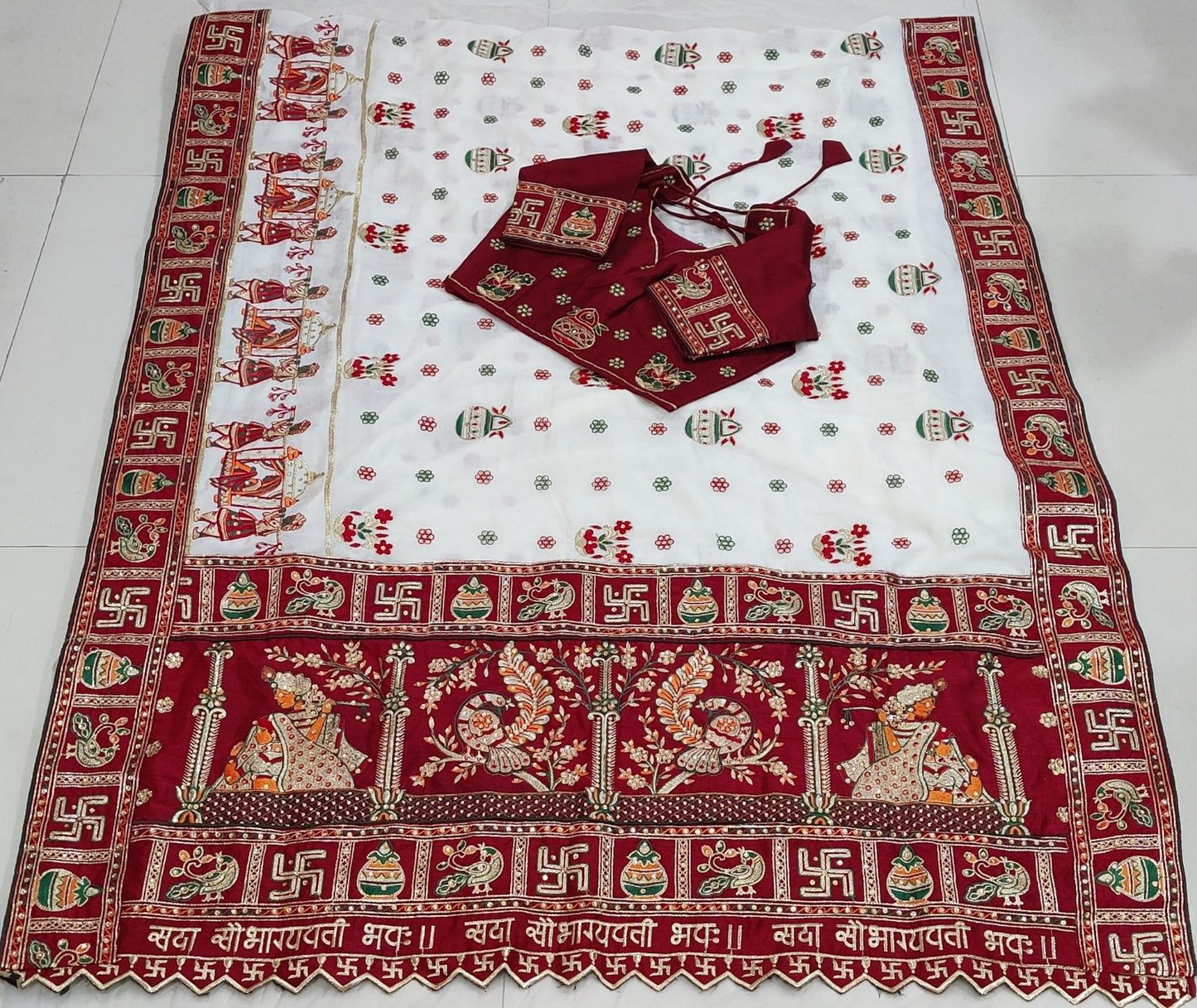 Panetar Patola Kalash White Maroon Colour Wedding & Special Occasion Saree