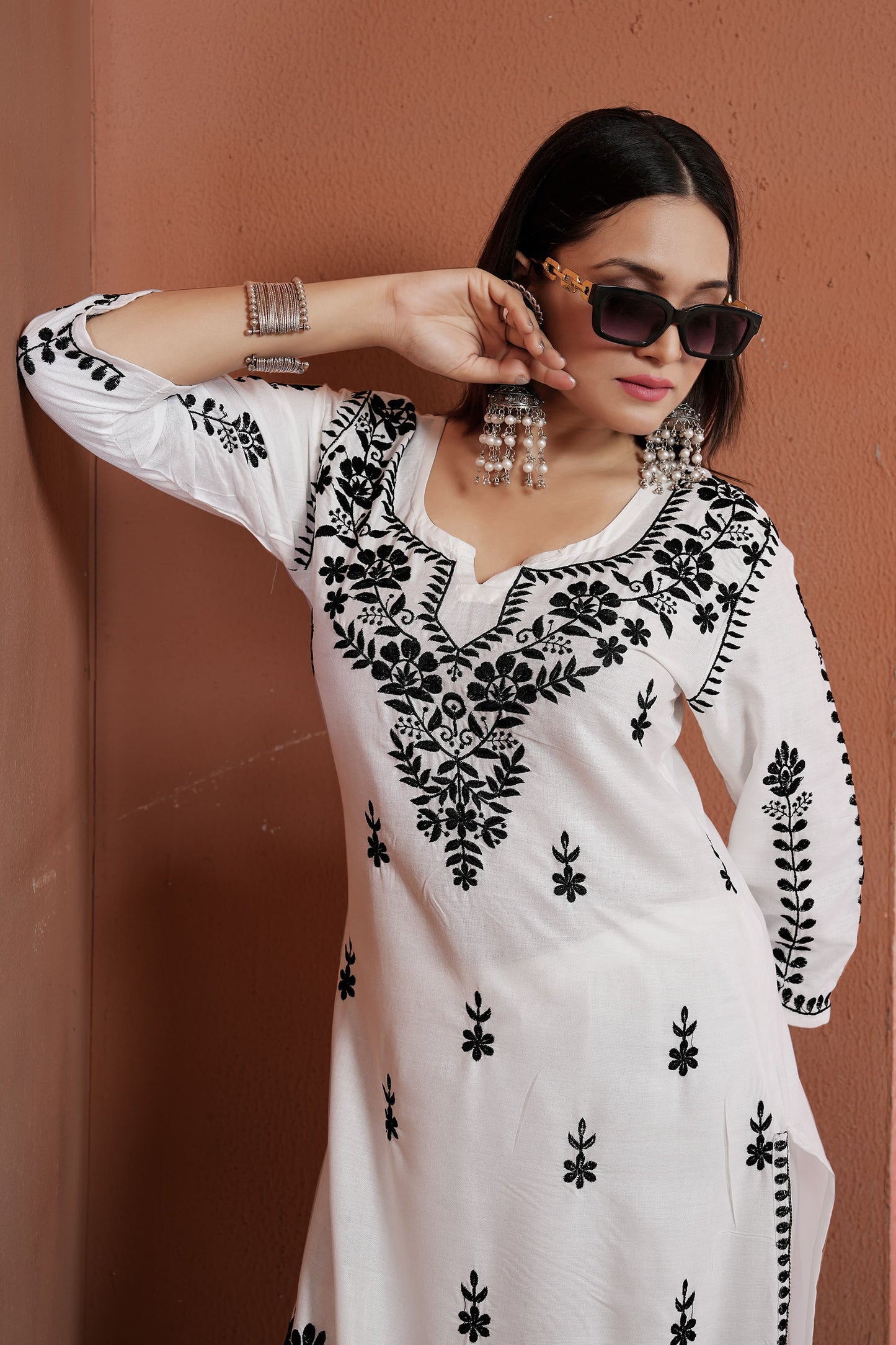 Rayon With Chikankari Embroidery Work Kurti Pent