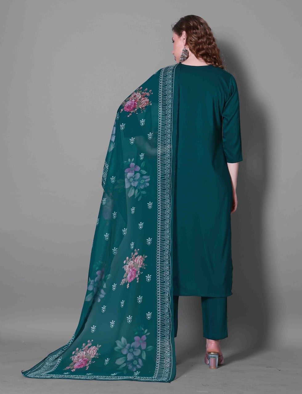 Kurta & Pant Dupatta Set in silk fabric