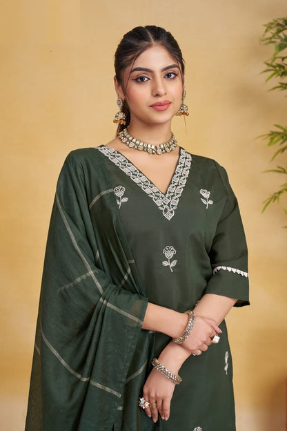 Kurta & Pant Dupatta Set in Silk Fabric In Green Color