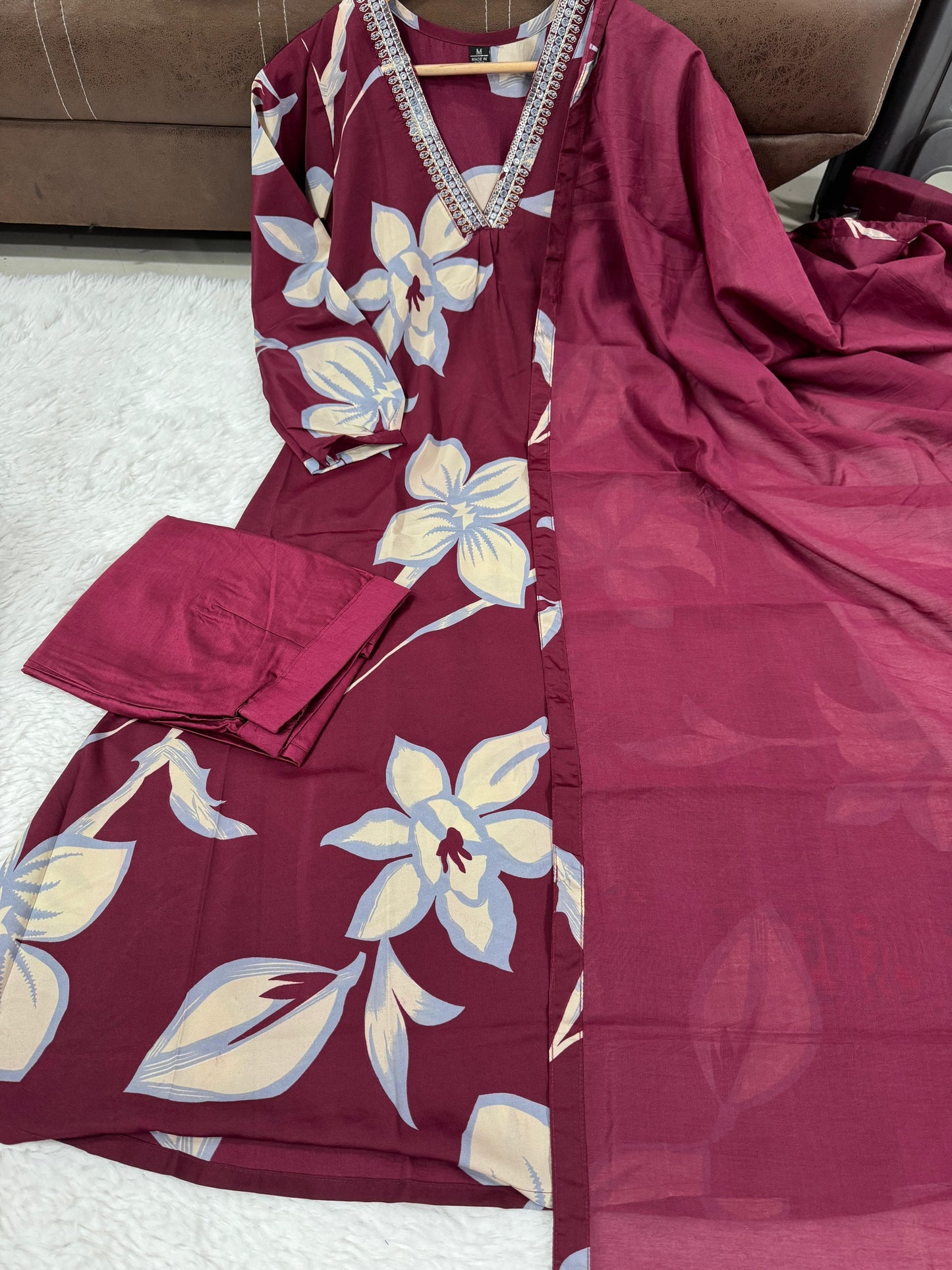 Maroon Color Beautiful Kurti Pent Set For Daily Wear Use