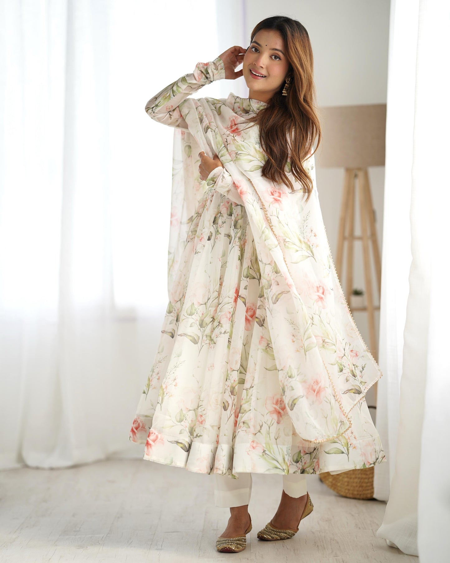 Light weight & Fresh Look Outfit Is Perfect For Upcoming Summer Festivities