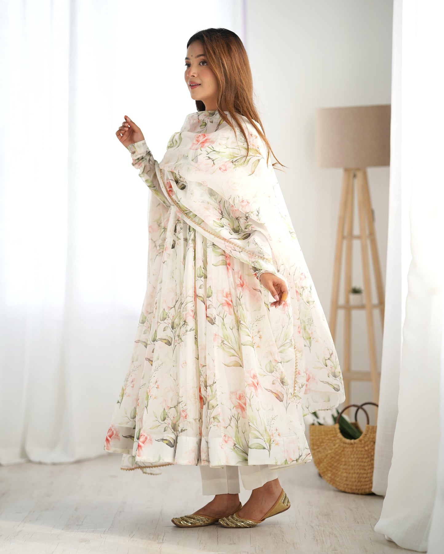 Light weight & Fresh Look Outfit Is Perfect For Upcoming Summer Festivities