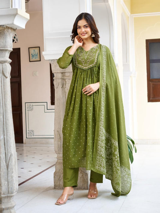 Green Color Beautiful Daily Wear in Mal Cotton Fabric