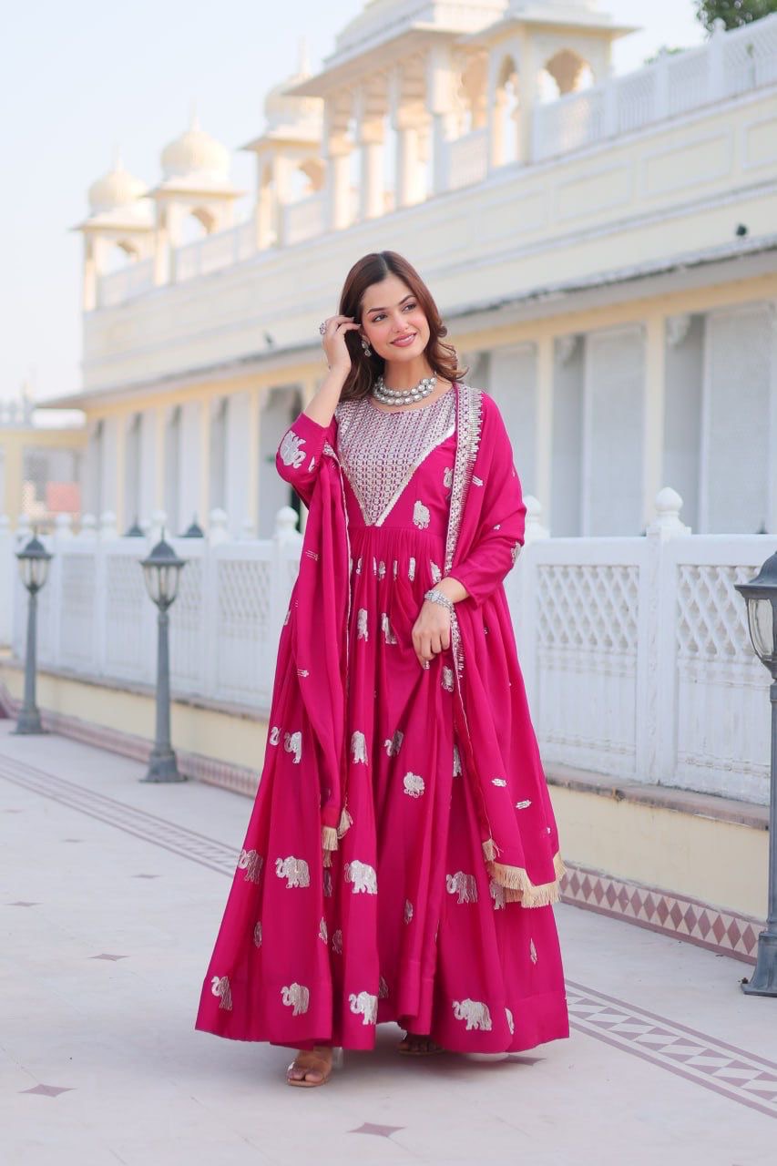 Pink Color Beautiful Anarkali Gown In Gerogette Fabric