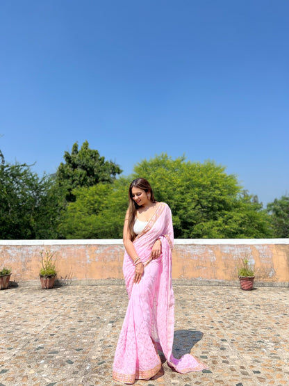 Pink Shaded Color Beautiful Georgette Fabric Saree Buy It now.