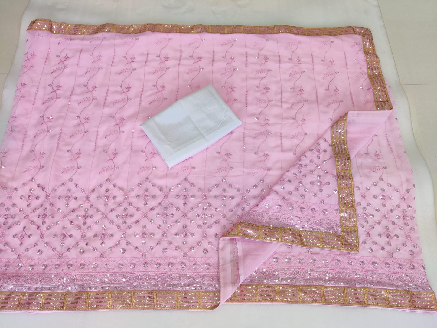 Pink Shaded Color Beautiful Georgette Fabric Saree Buy It now.