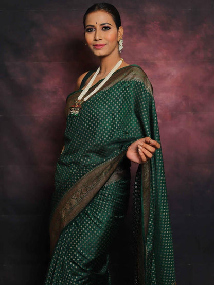 Dark Green Color Beautiful Silk Saree for daily Wear Use