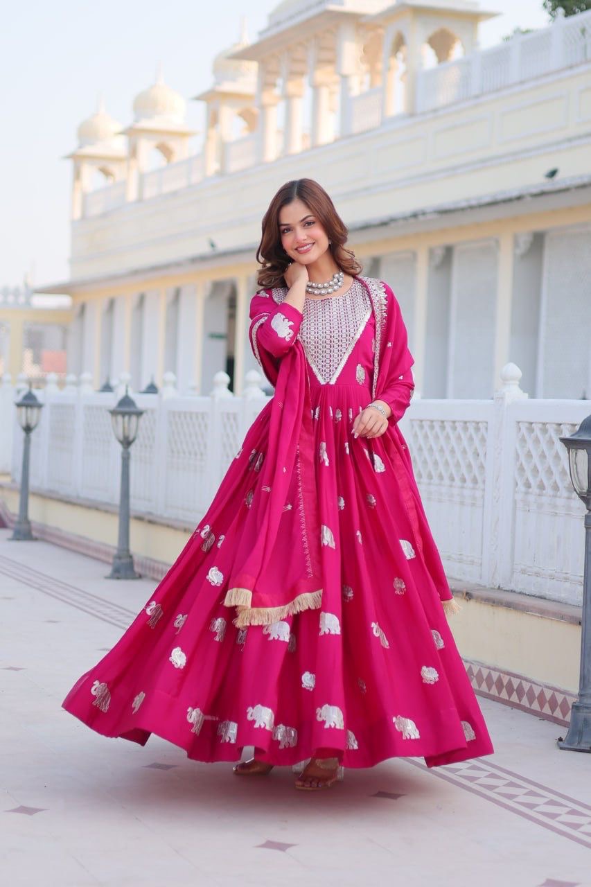 Pink Color Beautiful Anarkali Gown In Gerogette Fabric