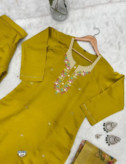 Trending Musturd Color Beautiful Summer Wear Kurti Pent Set