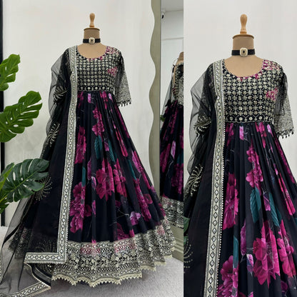 Beautiful Partywear Gown in Black Color in Georgette Fabric