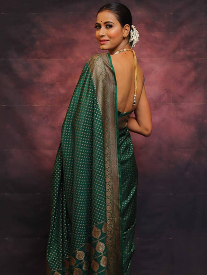 Dark Green Color Beautiful Silk Saree for daily Wear Use