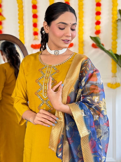 Yellow Color Beautiful Daily Wear Kurti Pent Set with Dupatta