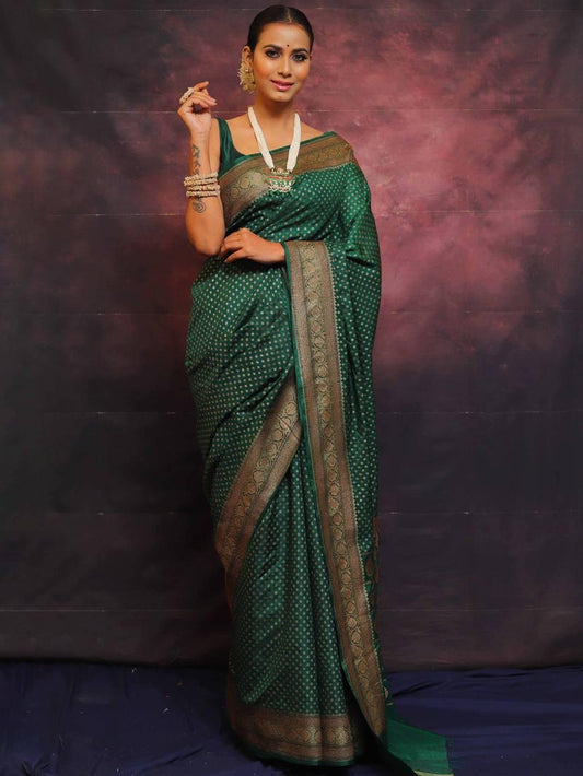 Dark Green Color Beautiful Silk Saree for daily Wear Use