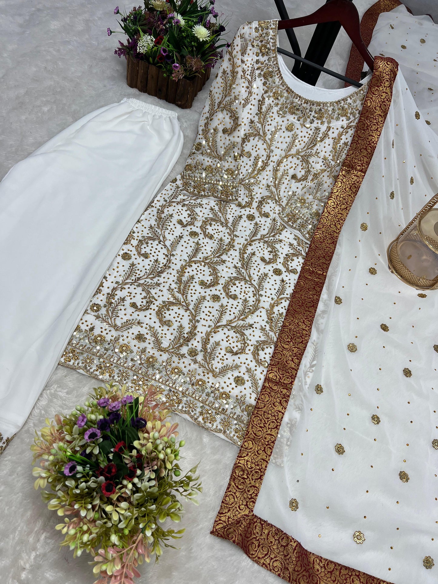 White Color Beautiful Partywear Suit In Georgette Fabric