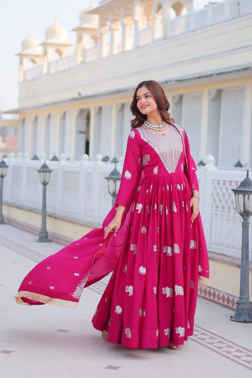 Pink Color Beautiful Anarkali Gown In Gerogette Fabric