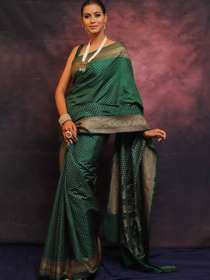 Dark Green Color Beautiful Silk Saree for daily Wear Use