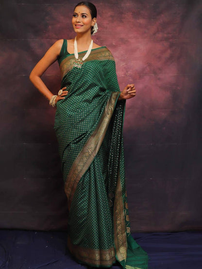 Dark Green Color Beautiful Silk Saree for daily Wear Use