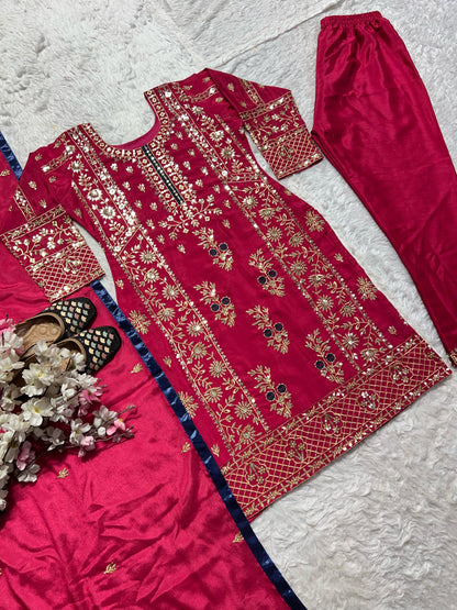 Red Color Beautiful Partywear Dress For Wedding Function