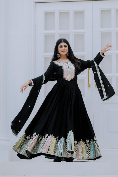 Black Color Beautiful Chinon Silk Partywear Suit