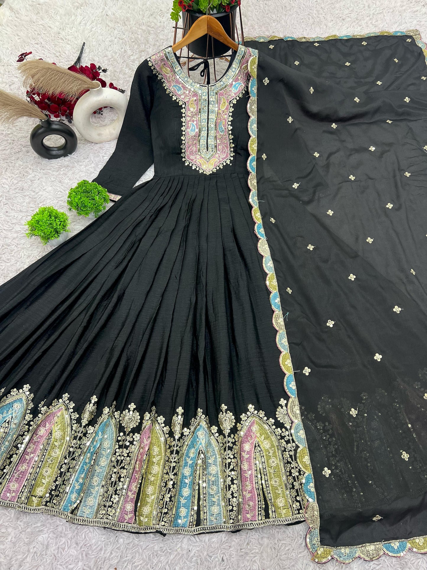 Black Color Beautiful Chinon Silk Partywear Suit