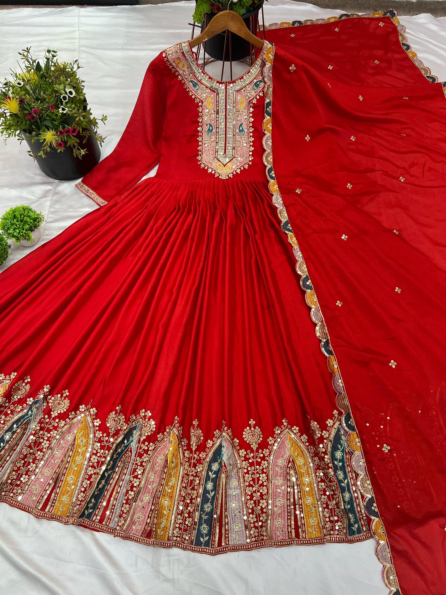 Red Color Beautiful Chinon Silk Partywear Suit