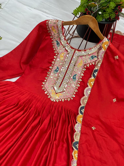 Red Color Beautiful Chinon Silk Partywear Suit