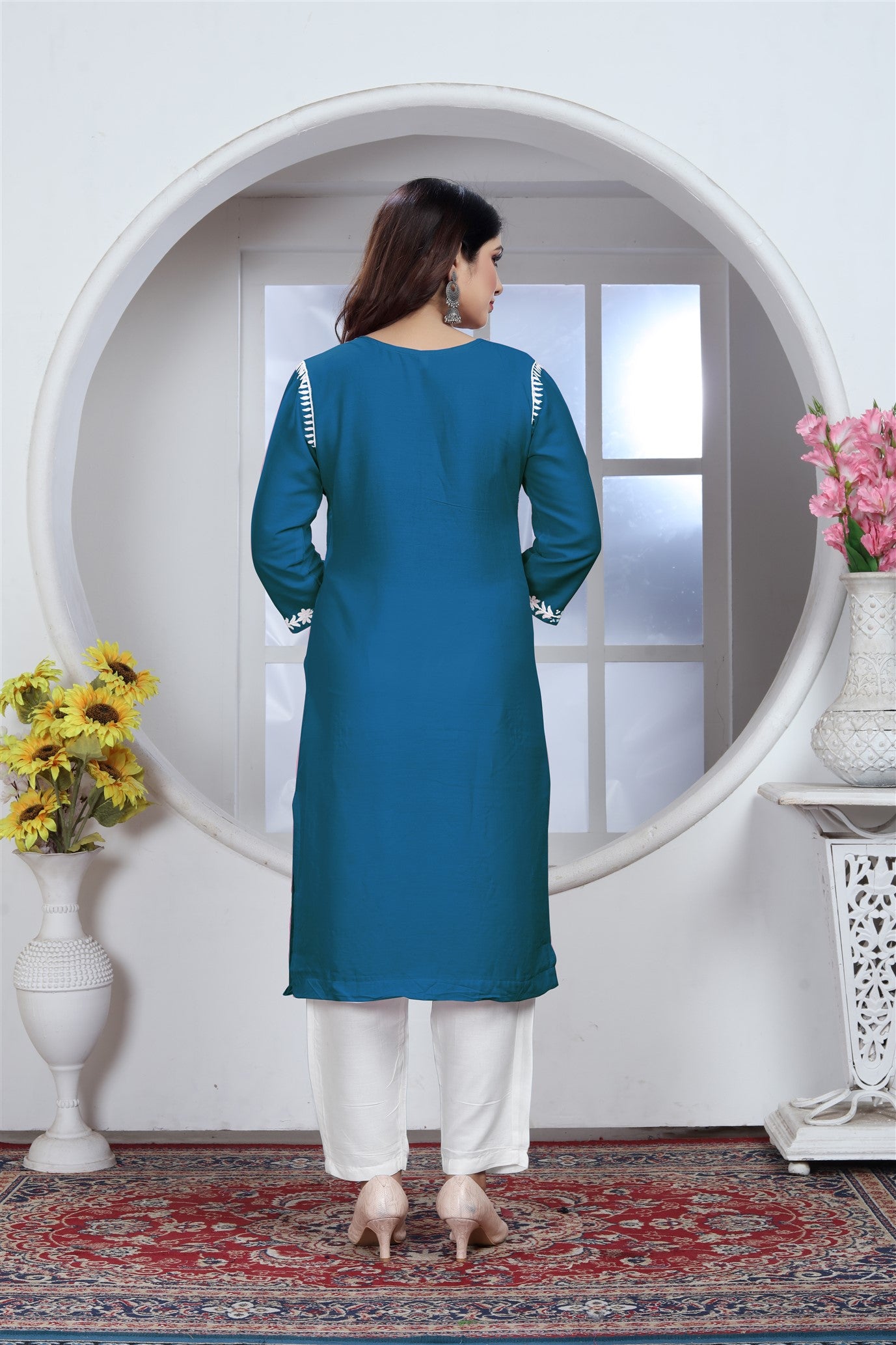 Rayon Elegant Chikankari Kurti With Pant Set in Color Morpitch