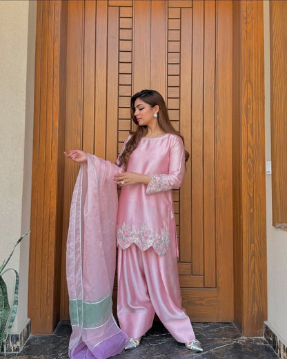 Pink Color Beautiful Creape Fabric Suit