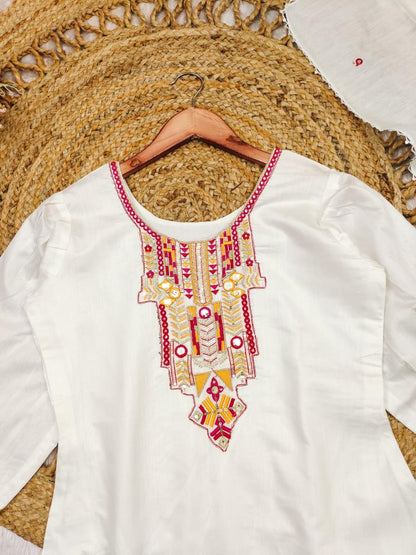 White Color Beautiful Chanderi Kurti Pent Set