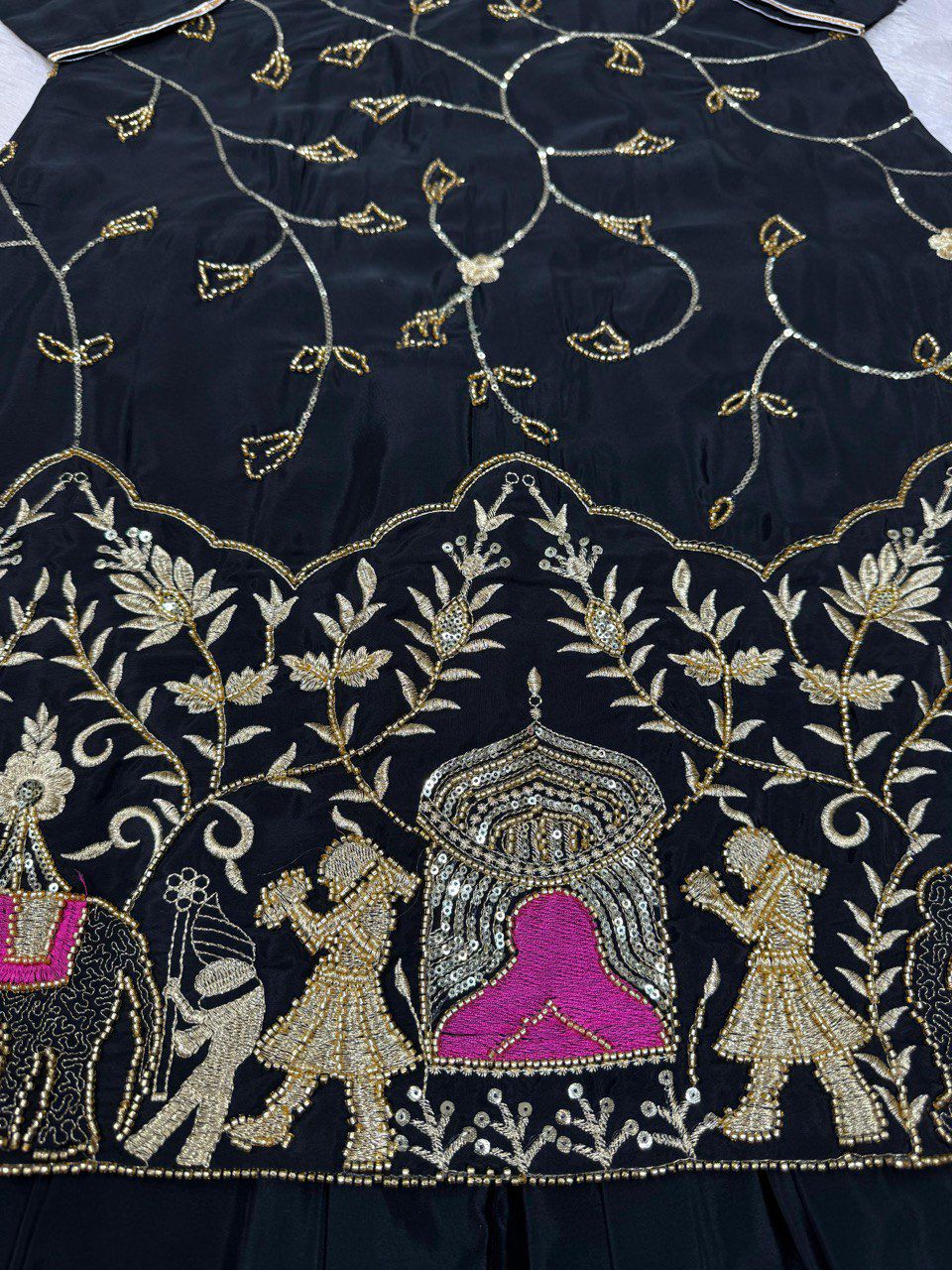 black Color Beauitful Lehenga Dress in Crep silk FAbric